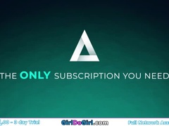 Dominación, Rostro sentado, Familia, Lesbiana, Pequeña, Coño, Tabú, Tetas