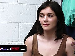 Gros cul, Grosse bite, Sucer une bite, Brunette brune, Tir de sperme, Mère que j'aimerais baiser, Criant, Plan cul à trois