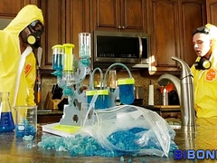 Grosse titten, Bisexuell, Blondine, Spermaladung, Kehlenfick, Aufs gesicht abspritzen, Natürlich, Flotter dreier