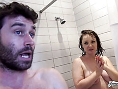 Gros cul, Gros seins, Brunette brune, En levrette