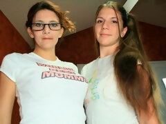 Blasen, Sperma im mund, Spermaladung, Frau frau mann, Handjob, Lecken, Dürr, Flotter dreier