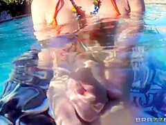 ビキニ, バック, 顔射, ヒール, 淫乱熟女, ピアス, ハメ撮り, 妻