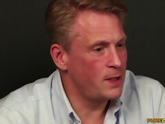 Lieveling, Rondborstig, Naakte man aangeklede vrouw, Dominante vrouw, Kwartet, Handbeurt, Hardcore, Lesbisch