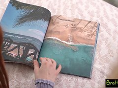 Blond, Pijpbeurt, Sperma in mond, Handbeurt, Hd, Orgasme, Roodharige vrouw, Trio