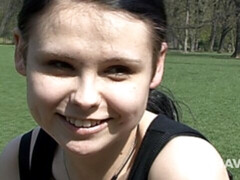 Arsch, Blasen, Braunhaarige, Hundestellung, Behaart, Natürlichen titten, Im freien, Pov