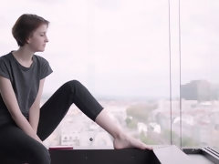 Cul, Sucer une bite, Brunette brune, Léchez, Nue  à poil, Seins naturels, Cheveux courts, Adolescente