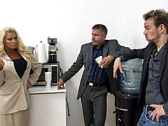 Gros cul, Grosse bite, Gros seins, Sucer une bite, En levrette, Mère que j'aimerais baiser