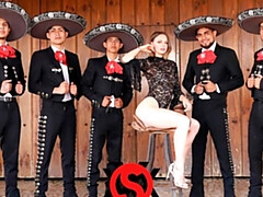 Gros cul, Grosse bite, Gros seins, Sucer une bite, En levrette, Cheveux courts, Maigrichonne, Adolescente