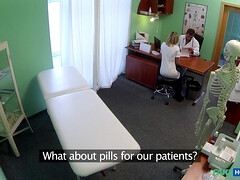 Sucer une bite, Branlette thaïlandaise, Léchez, Infirmière, Chatte, Réalité, Uniforme, Voyeur