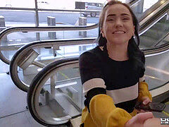 18 летние, Анальный секс, Большой член, Черные, Минет, Брюнетки, Кончили внутрь, Сюрприз