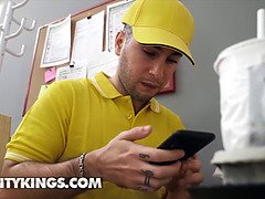 Blasen, Braunhaarige, Geile alte tussi, Kehlenfick, Milf, Muschi, Stiefmutter, Flotter dreier