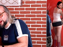 フェラチオ, 茶髪の, 手コキする, なめる, ガリガリ, スポーツ, ストリッピング, オッパイの