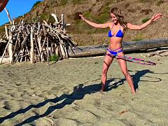 Lieveling, Grote lul, Pijpbeurt, Hardcore, Lesbisch, Likken, Sportoefening, Trio