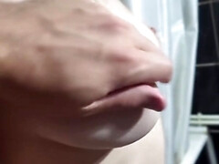 Leie, Bad, Grosser arsch, Kehlenfick, Schwanz, Milf, Nippel, Titten