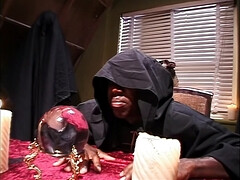 Cul, Gros cul, Brunette brune, Bukkaké, Queue, Faciale, Partouze, Plan cul à trois