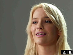 Grote mammen, Blond, Klietelaar, Vrouw, Vingeren, Tepels, Orgasme, Kut duiken