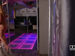 巨乳な, チェコ, ヒール, 挿入, キス, 剃毛, フェラする, バイブレーター