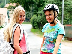 Culo grande, Tetas grandes, Rubia, Besar, Lamidas, Afeitado, Estriptis, Tetas