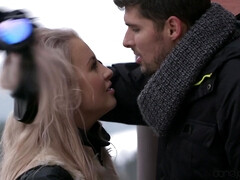 Pijpbeurt, Bruinharig, Stel, Lul, Europees, Sperma in gezicht, Likken, Buiten