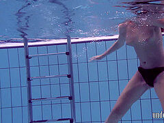 Бикини, Европейки, Волосатые, Бассейн, Софткор, Соло, Молоденькие, Под водой