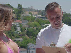 Grosse titten, Blondine, Blasen, Aufs gesicht abspritzen, Hd, Pool, Reiten, Tätowierung