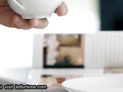 Gros seins, Sucer une bite, Brunette brune, Gorge profonde, Doigter, Hd, Lingerie, Chatte