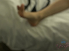 茶髪の, 人形, 指いじり, 彼女, ラティーナ, ガリガリ, タトゥー, オッパイの