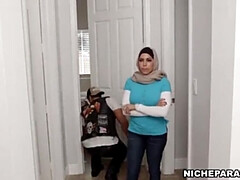 Arabisch, Hinter den kulissen, Grosse titten, Füsse, Hd, Nackt, Stiefmutter