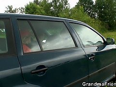 Schönheit, Blondine, Blasen, Geile alte tussi, Kehlenfick, Reif, Stiefmutter, Flotter dreier