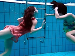 18 años, Fetiche, Lesbiana, Pov, Público, Ruso, Ducha, Bajo el agua