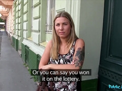 Arsch, Blondine, Blasen, Süss, Geld, Im freien, Pov, Öffentlich