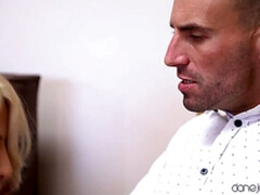 Mamada, Pareja, Corridas, Estilo perrito, Corridas faciales, Penetracion con dedos, Lamidas, Coño