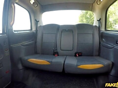 Enthousiasteling, Anaal, Auto, Eten, Natuurlijke tieten, Gezichtspunt, Kut duiken, Kort haar