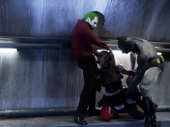 Anaal, Pijpbeurt, Lul, Hondjeshouding, Handbeurt, Tatoeage, Trio, Nat