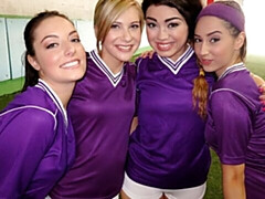 Пальцем, Поцелуи, Лизание, Натуральные сиськи, Киски, Стриптизерша, Молоденькие, Сиськи