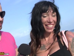 Gros seins, Brunette brune, Faciale, Argent, De plein air, Piercing, Tatouage, Plan cul à trois