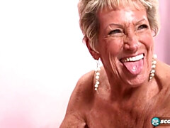 Awesome old lady Sandra Ann is sucking a massive cock