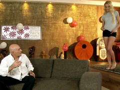 Blonde beauty Cherry Kiss turned into gaping hole