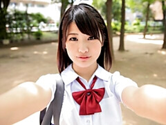 Asiatique, Gros cul, Brunette brune, En levrette, Seins naturels, Cheveux courts, Adolescente, Nénés