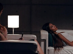 69 negenenzestig, Duits, Hakken, Zoenen, Lesbisch, Likken, Tatoeage, Tieten likken