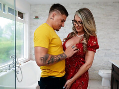 Salle de bains, Gros seins, Blonde, Sucer une bite, Robe, Hd, Chatte, Nénés