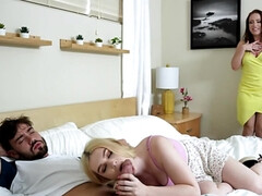 Américain, Blonde, Mignonne, En levrette, Robe, Fille latino, Mature, Nénés