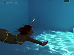美女, エロティック, アウトドア, プール, ポルノスター, 公共, ティーン, 水中