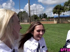 18 años, Verga grande, Garganta profunda, Polla, Sexo duro, Coño, Flaco, Tetas