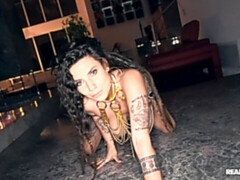 Жопа, Большая жопа, Черные, Минет, Брюнетки, Собачьи, Межрасовый секс, Тату