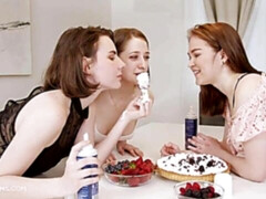 Küssen, Lecken, Lingerie, Masturbation, Natürlichen titten, Muschi, Entkleiden, Jungendliche (18+)