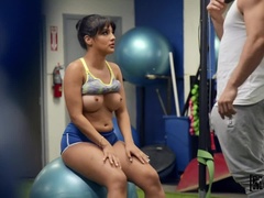 Gros seins, Noire, Sucer une bite, Queue, Gym, Fille latino, Chatte, Cheveux courts