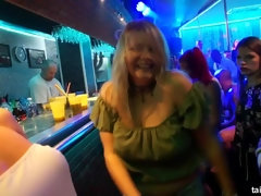 ブロンド, 茶髪の, 衣服着たままセックス, イく瞬間, ダンス, レズビアン, 恥ずかしがりや, スインガー