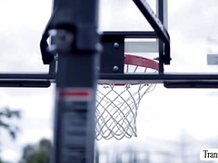 Anal, Gros seins, Gorge profonde, Interracial, Lécher le sphincter, Transsexuelle, Plan cul à trois