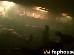 Nana, Gros seins, Sucer une bite, Brunette brune, Faciale, Femme dominatrice, Jarretelles, Jouets